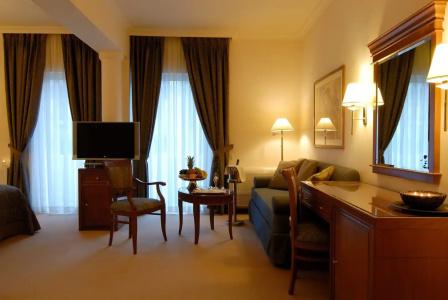 Athens Atrium & Jacuzzi Suites - 40