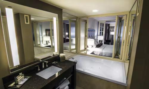 Hilton/ Fallsview and Suites - 93
