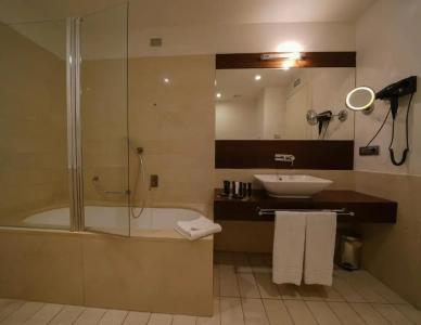 Pisa Tower Plaza - 67