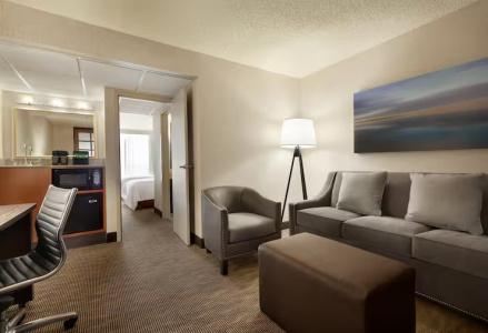 Embassy Suites by Hilton Will Rogers Airport - 41