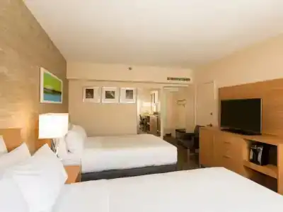 Holiday Inn Miami Beach-Oceanfront, an IHG - 50