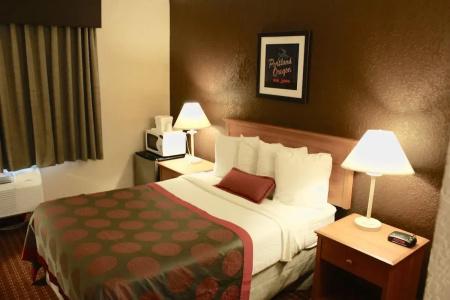 Ramada by Wyndham Portland - 25