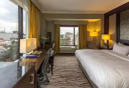 DoubleTree by Hilton Historic Savannah - 65