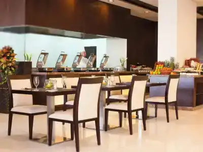 Mövenpick Al Mamzar Dubai - 23