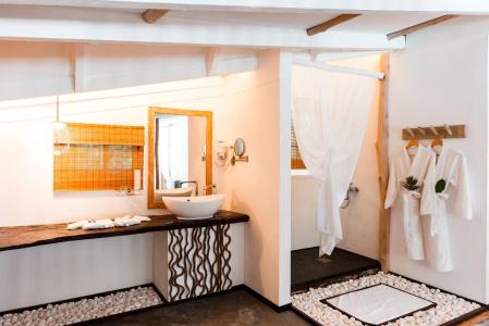 Bliss Praslin - 35
