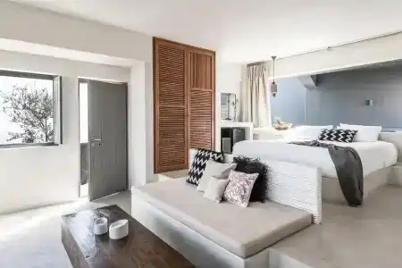 West East Suites - 48