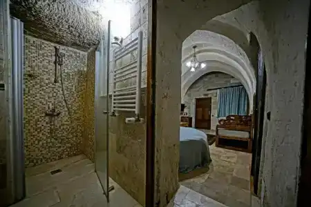 Holiday Cave - 29