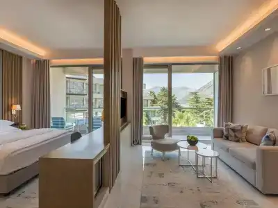 Blue Kotor Bay Premium Spa Resort - 63