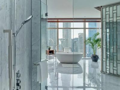 Grand Hyatt - 67