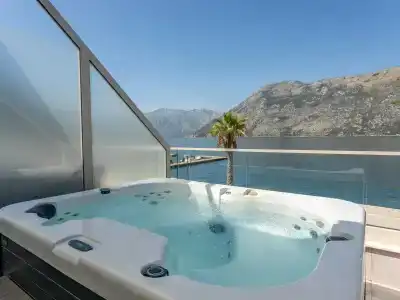 Blue Kotor Bay Premium Spa Resort - 79