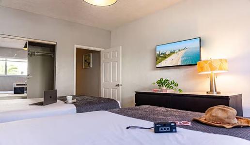 Beachside All Suites - 30