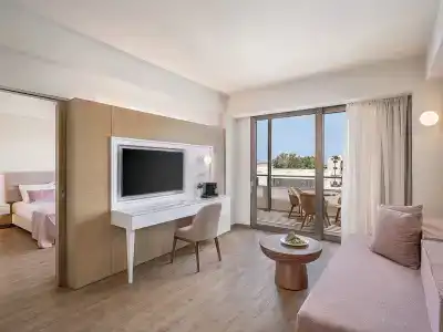 Avra Imperial - 108
