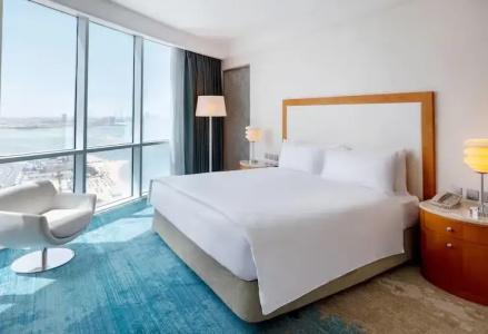 Hilton - 35
