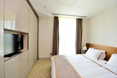 Upsuites - 55