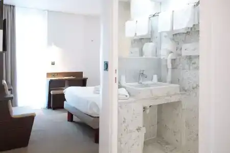 Hôtel Monsigny - 53