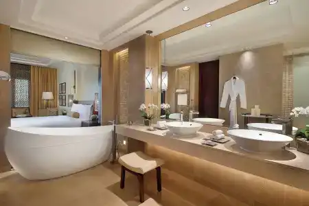 The Ritz-Carlton - 32
