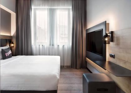 Moxy Bucharest Old Town - 16