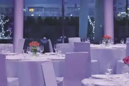 Ritz-Carlton - 23