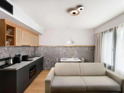 Mercure - 12