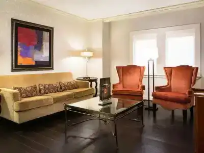 The Whitehall Houston - 37