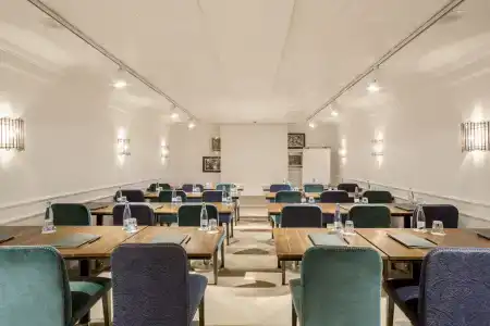 Midmost by Majestic Hotel Group - 21