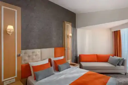 Golden Orange - 32