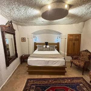 Local Cave House - 8