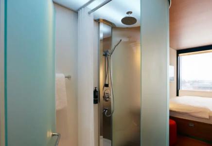 citizenM Schiphol Airport - 41