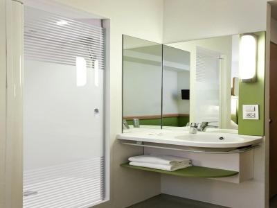 Ibis Budget Málaga Centro - 27