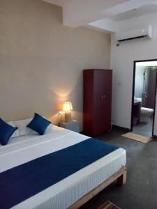 Star White - Negombo - 21
