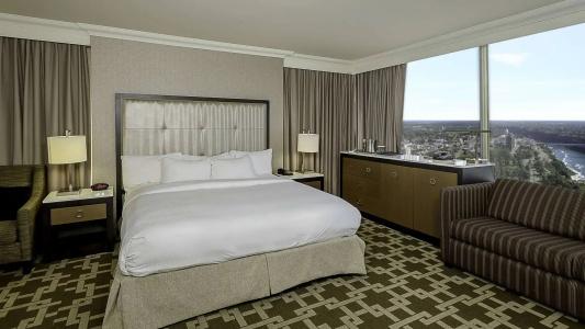 Hilton/ Fallsview and Suites - 84
