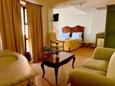 Le Convivial - Wine and Spa Experience Suites - 9