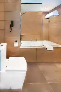 Le Meridien Abu Dhabi - 14