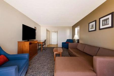 Comfort Inn South Oceanfront - 23