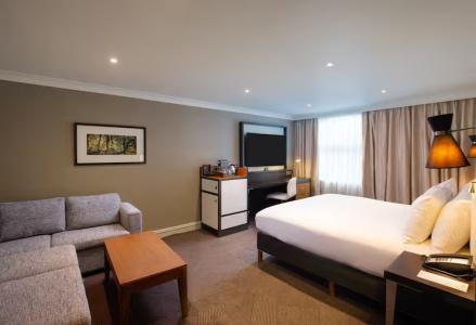 DoubleTree by Hilton London Ealing - 39