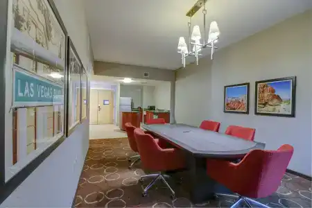Hampton Inn Tropicana Las Vegas - 77