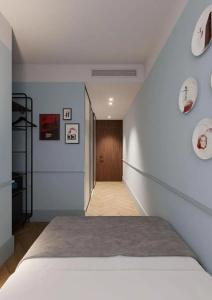 Carlyle Brera - 9
