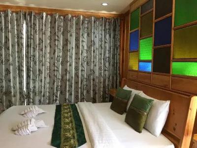 Bamboo House Resort - 32