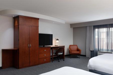 Courtyard by Marriott at Old Town - 10