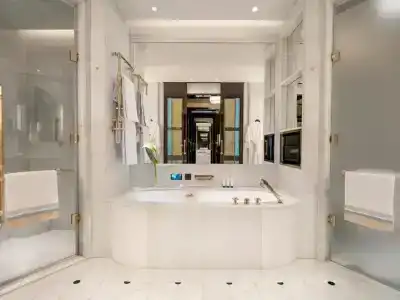 The Peninsula - 49