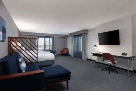 Courtyard by Marriott at Old Town - 6