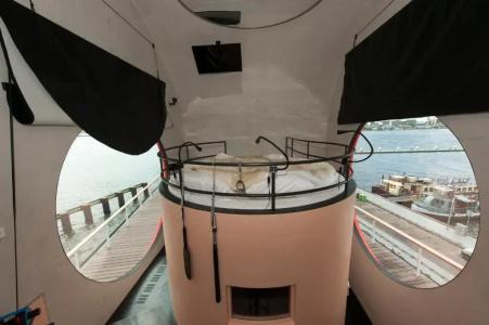 Botel - 44