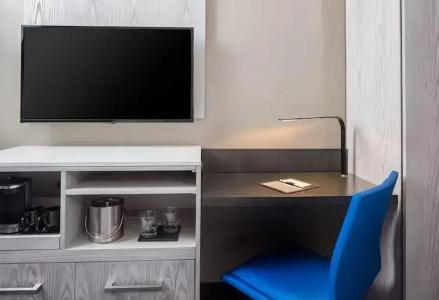 Doubletree By Hilton New York Times Square West - 54