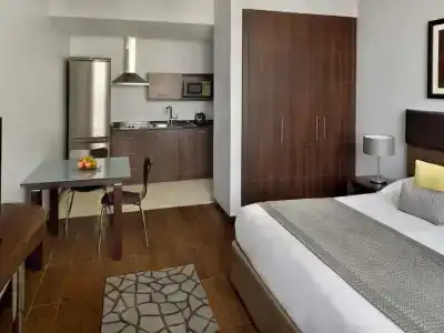 Mövenpick Al Mamzar Dubai - 9