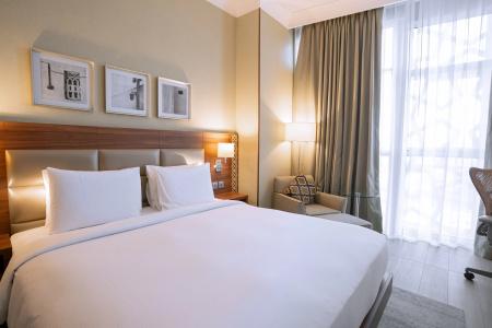 Hilton Garden Inn Dubai Al Muraqabat - Deira - 3