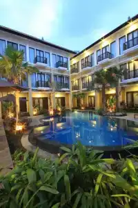 Suris Boutique - 8