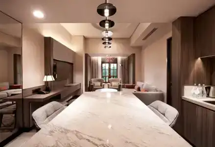 DoubleTree by Hilton Lakeside - 84