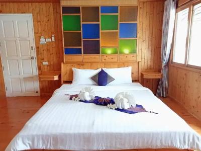 Bamboo House Resort - 33