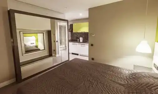 Bmk Suites - 40