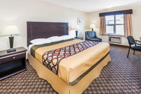 Super 8 by Wyndham/Airport - 11